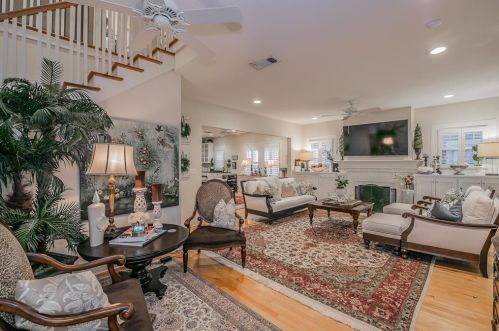 1704 Virginia Pl, Fort Worth TX  76107-2434 exterior