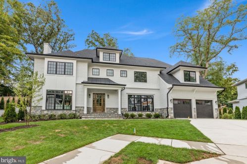 4151 39th St, Arlington, VA 22207-4604