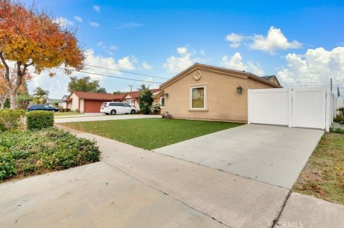 2949 Bridgeport Ave, Anaheim CA  92804-2049 exterior