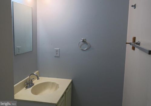 15253 Lodge Ter, Woodbridge VA  22191-3805 exterior
