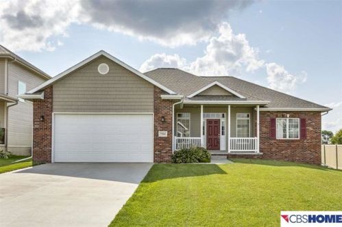 7504 198th St, Gretna, NE 68028-4949