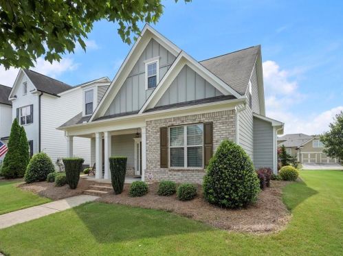 209 Village Square Dr, Holly Springs, GA 30115