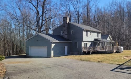 15 Wishing Well Rd, Columbia, NJ 07832-2725