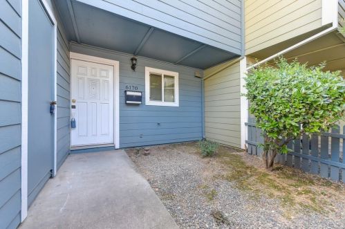 6170 Shadow Ln, Citrus Heights, CA 95621-6045