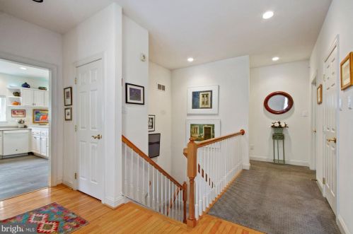102 Longview Cir, Media, PA 19063-2075
