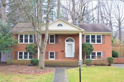 1711 Brookcliff Dr, Greensboro, NC 27408-2529