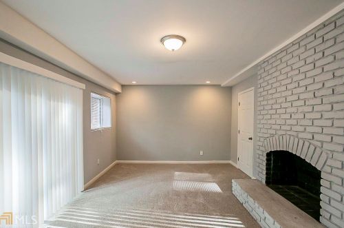 1240 Elva Dr, Atlanta GA  30331-7324 exterior