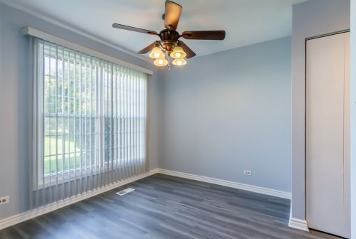 1109 Rockport Dr, Carol Stream IL  60188-2984 exterior