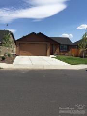 688 Green Forest Cir, Eagle Crest, OR 97756-1459