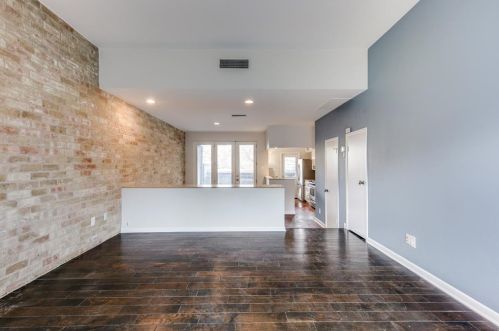 4043 Buena Vista St, Dallas TX  75204-7803 exterior