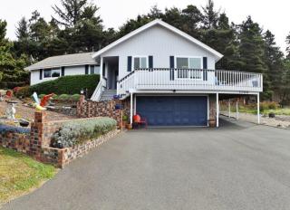 1705 Sandpiper Dr, Waldport OR  97394-9482 exterior