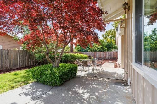 911 Echo Dr, Los Altos CA  94024-4874 exterior