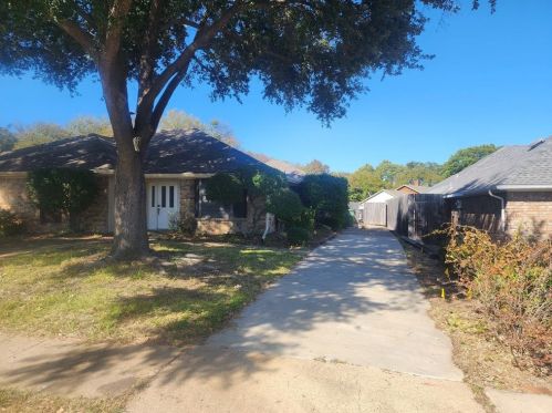 5205 Kelso Ln, Garland, TX 75043-4810