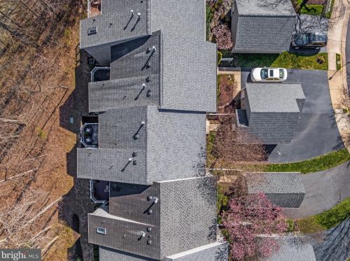 2526 Brenton Point Dr, Herndon, VA 20191-4383