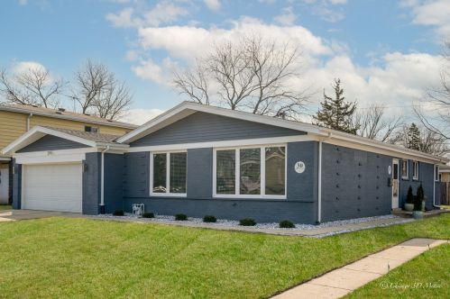 30 Fernwood Dr, Glenview, IL 60025-4832