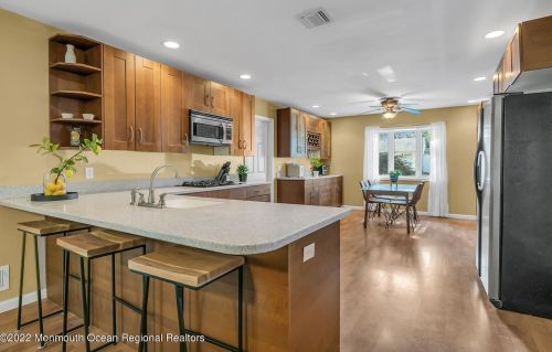 13 Jefferson St, Tinton Falls NJ 07701-5751 exterior