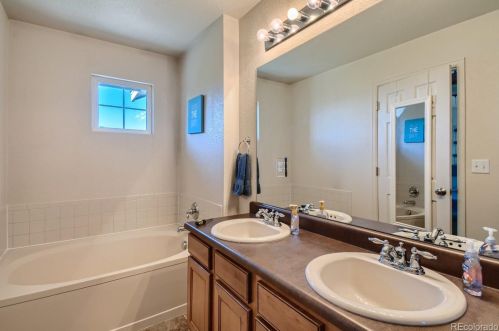 600 Norfolk Way, Aurora CO 80011-4553 exterior