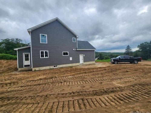 4 Turnpike Rd, Somers, CT 06071-1734