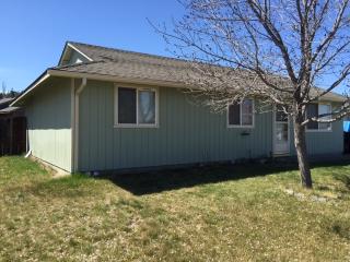 3248 Salmon Ave, Eagle Crest OR  97756-8073 exterior