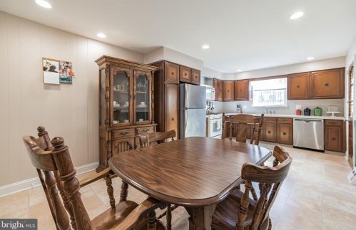 2341 10th St, Philadelphia PA 19133-1512 exterior