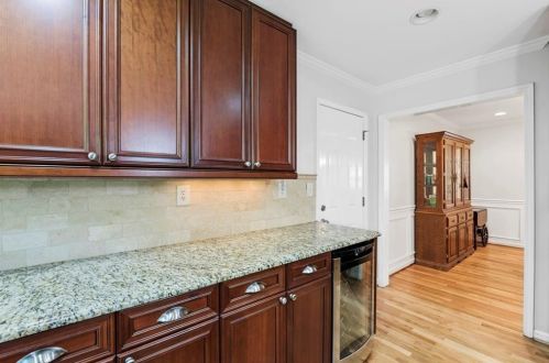 6879 Lockridge Dr, Atlanta GA  30360-1514 exterior