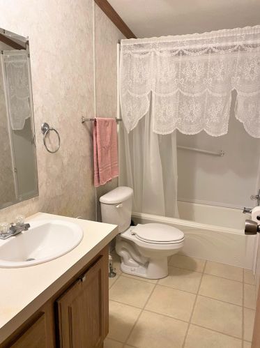 2530 Laurel Ln, Sycamore IL  60178-2809 exterior