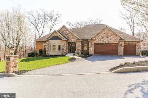 4808 Mountain Rise Dr, Harrisburg, PA 17110-3257