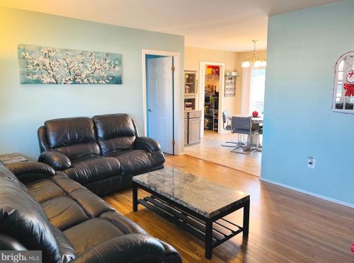4303 Kirkland Ct, Woodbridge, VA 22193-5203