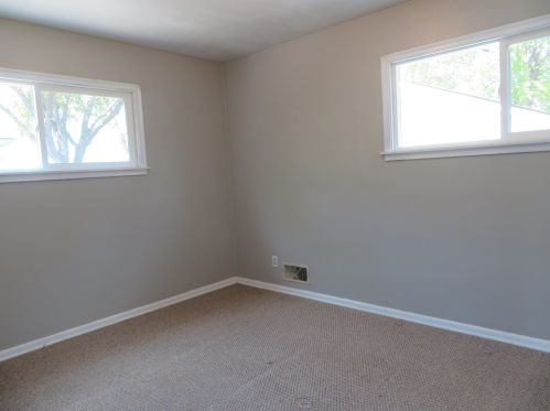 1377 Ames Ave, Saint Paul MN  55106-3518 exterior