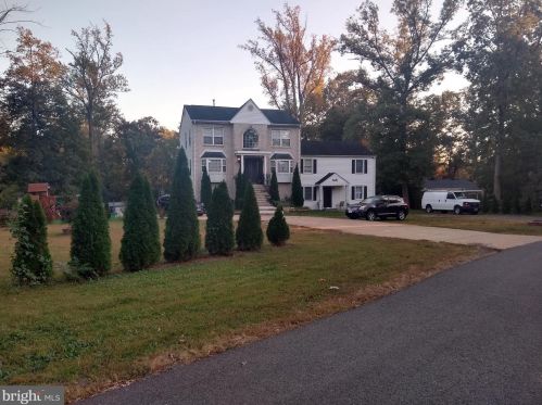 7321 Auburn St, Annandale, VA 22003-5821