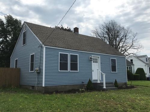 9 Rosedale Ct, Middletown, RI 02842-4820