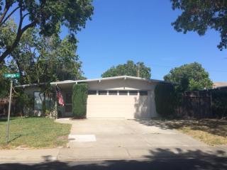 90 Lawton Dr, Milpitas, CA 95035-5815