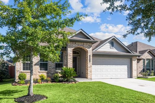 1972 Briar Grove Dr, Conroe, TX 77301-2052