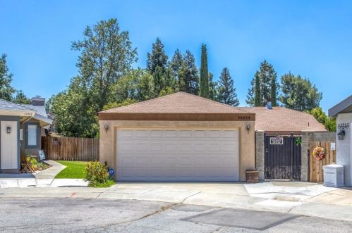13514 Mulberry Cir, Yucaipa, CA 92399-5267