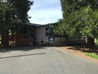 220 Wild River Dr, Roseburg, OR 97470-7995