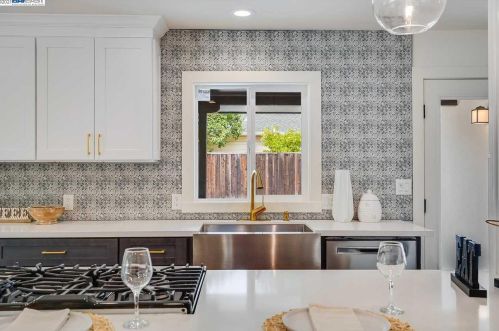 1867 Pleasant Hill Rd, Concord CA  94523-4040 exterior