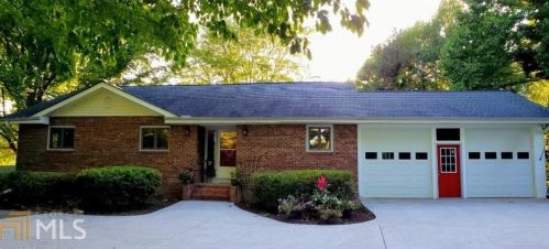 230 Majors Ln, Rabun Gap, GA 30568-2911