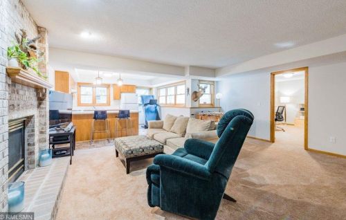 2224 Ariel St, Saint Paul MN  55109-2852 exterior