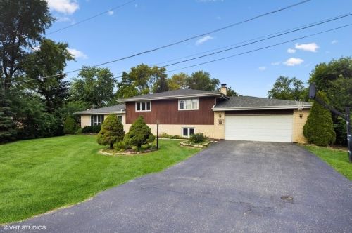 8262 Hess Ave, Burr Ridge, IL 60525