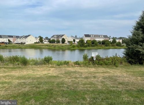 9204 Cascade Falls Dr, Bristow, VA 20136-2166