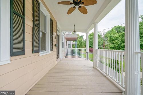 114 Centre St, Camden, NJ 08109-2207