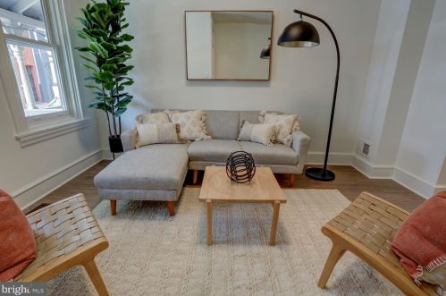 527 Howard Ave, Lancaster PA  17602-4421 exterior