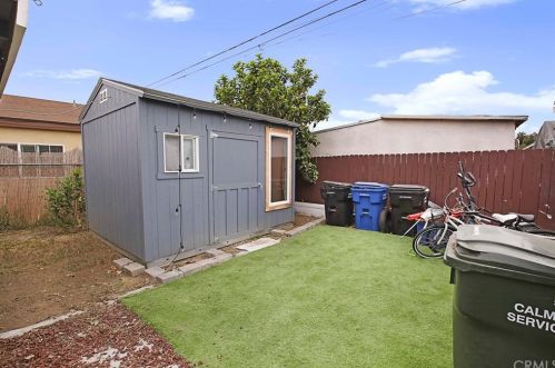 15115 Bellota Ave, Paramount CA  90723-4604 exterior