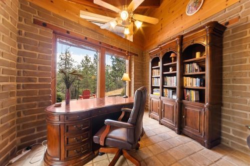 20990 Tiger Tail Rd, Grass Valley, CA 95949-6935