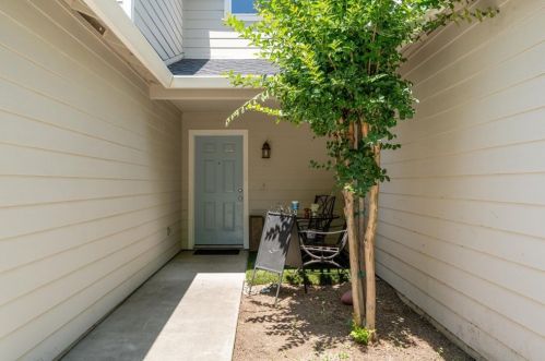 562 Morgan Dr, Chico, CA 95973-0694