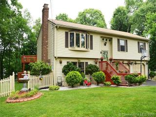 78 Sunnyview Dr, Vernon, CT 06066-5119