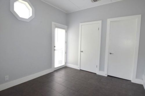 7513 Carriage Dr, Austin TX  78752-1401 exterior