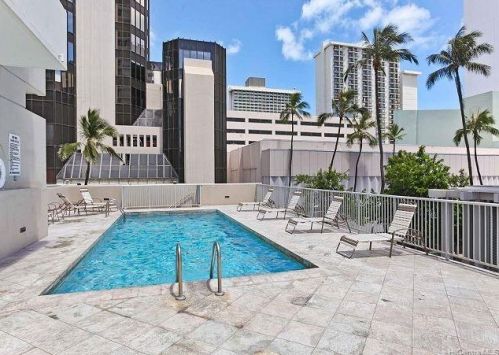 364 Seaside Ave, Honolulu HI  96815-2532 exterior