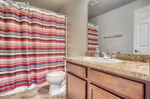 26840 Roxbury Pl, Denver CO  80016-7527 exterior