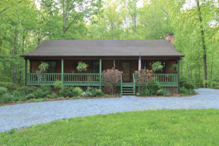 311 Peters Dr, Forest, VA 24551-2307